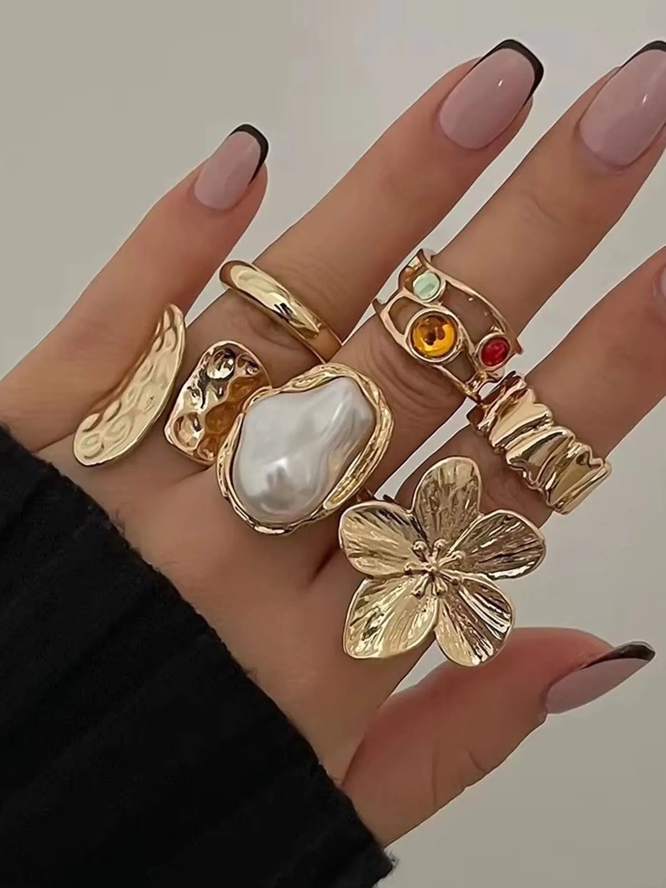 Nuevo anillo abierto irregular de metal con forma de flor para mujer, elegante anillo de imitación de perlas, accesorios de joyería