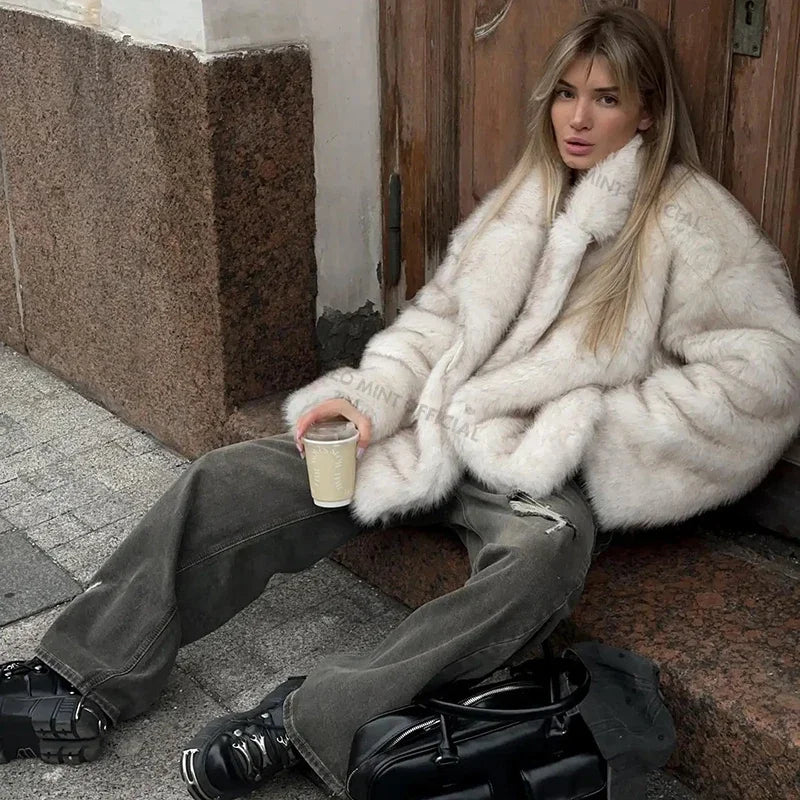 Neo Mint Ins Abrigo de piel sintética degradada extragrande para mujer, estilo moderno y abrigado, con textura suave y esponjosa.