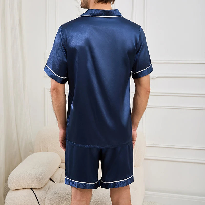 Conjunto de pijama de satén para hombre, manga corta, ideal para el verano. Incluye camisa abotonada y pantalón corto con cintura elástica. Ropa de estar en casa de 2 piezas.