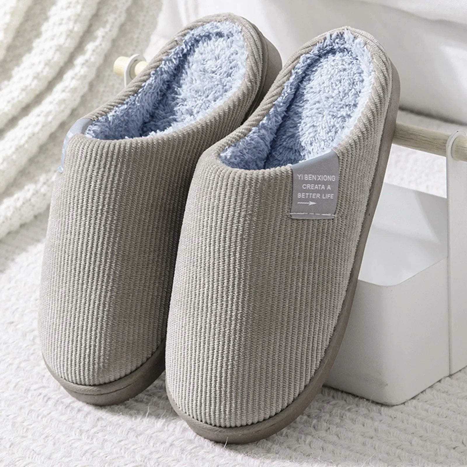 Nuevas pantuflas unisex informales de felpa gruesa con suela suave para estar en casa, pantuflas térmicas antideslizantes, planas para invierno.