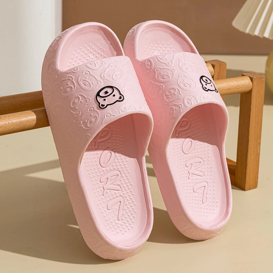Pantuflas para hombre con estampado de osito, sandalias antideslizantes para baño interior.