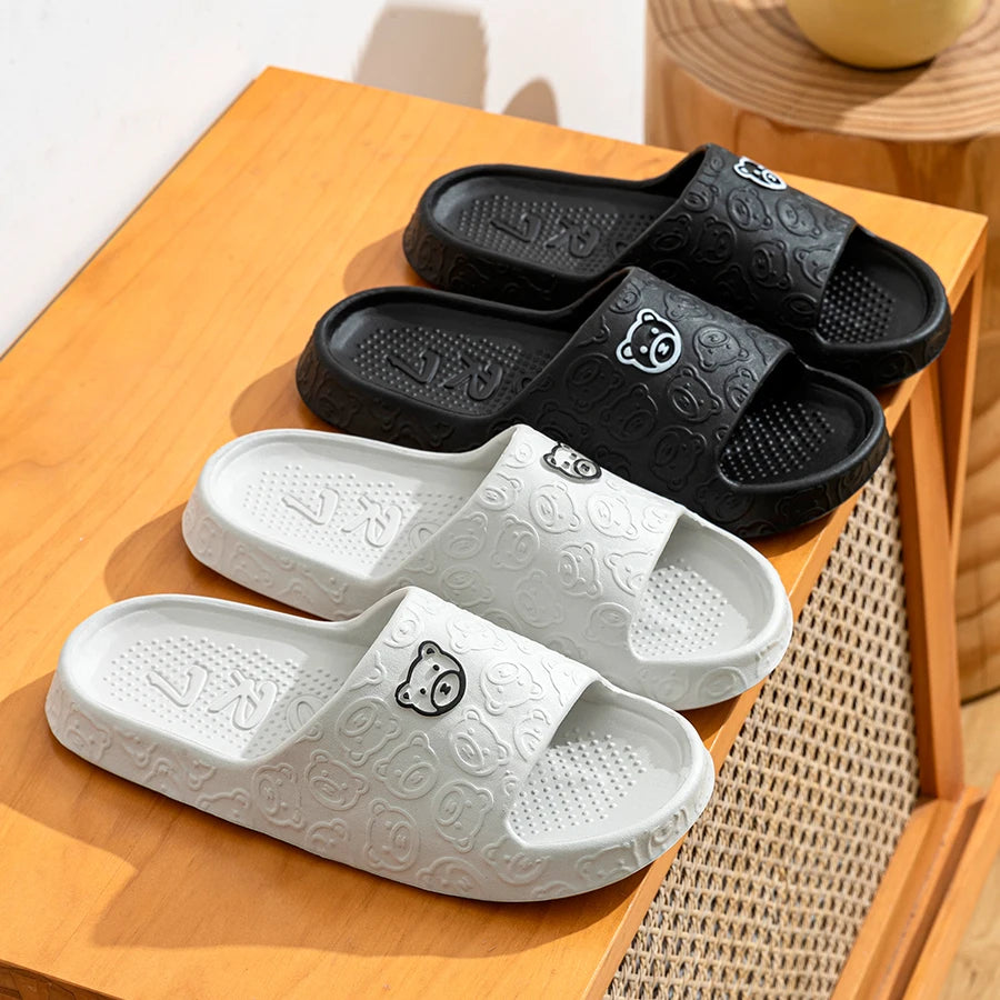 Pantuflas para hombre con estampado de osito, sandalias antideslizantes para baño interior.